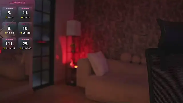 Snapshot of HannahW_ chatting on October 2, 2025, 8:05 pm HannahW online show from October 2, 2025, 8:05 pm