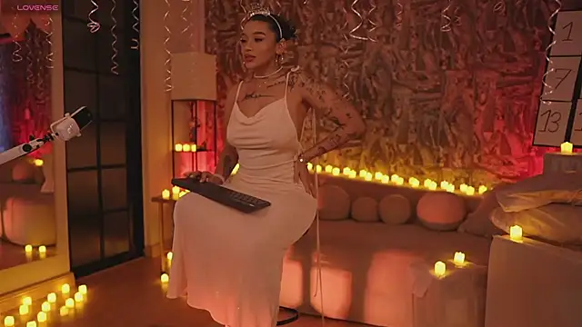 Snapshot of HannahW_ chatting on October 4, 2025, 10:08 pm HannahW online show from October 4, 2025, 10:08 pm