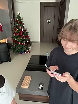 Nura n Sarah online show from February 5, 2026, 5:12 am