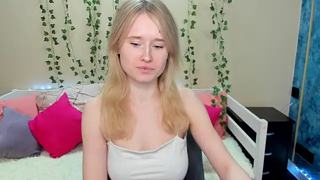 Snapshot of _adel_brooks_ chatting on March 14, 2025, 6:50 pm  adel brooks  online show from March 14, 2025, 6:50 pm