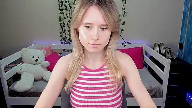 Snapshot of _adel_brooks_ chatting on October 22, 2025, 6:29 pm  adel brooks  online show from October 22, 2025, 6:29 pm