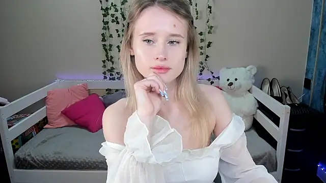 Snapshot of _adel_brooks_ chatting on October 23, 2025, 6:39 pm  adel brooks  online show from October 23, 2025, 6:39 pm