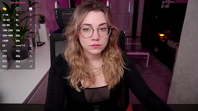 RemyCute online show from October 18, 2025, 1:45 pm