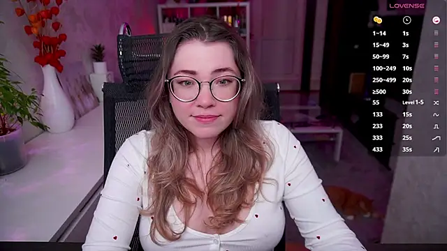 RemyCute online show from April 24, 2026, 6:43 pm