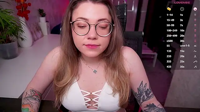 RemyCute online show from May 7, 2026, 1:38 pm