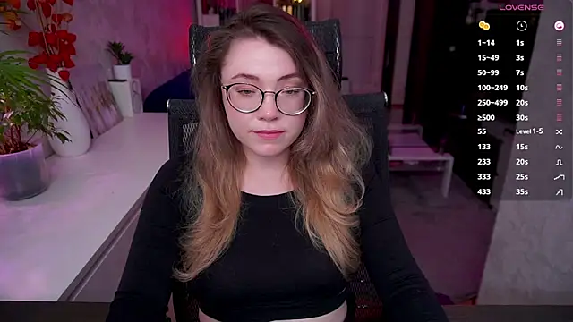 RemyCute online show from May 12, 2026, 7:55 pm