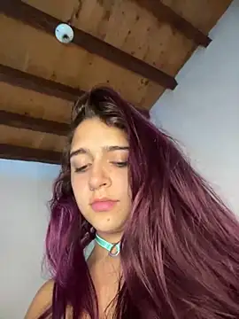 Snapshot of Alicia_Ruiz chatting on December 9, 2024, 9:16 pm Alicia Ruiz online show from December 9, 2024, 9:16 pm