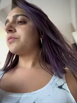 Alicia Ruiz online show from June 22, 2026, 7:55 pm