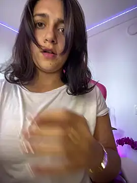 Alicia Ruiz online show from July 7, 2026, 8:02 pm