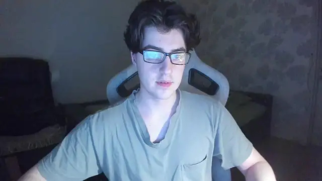 Snapshot of Knuckles17 chatting on July 15, 2026, 11:10 pm Knuckles17 online show from July 15, 2026, 11:10 pm
