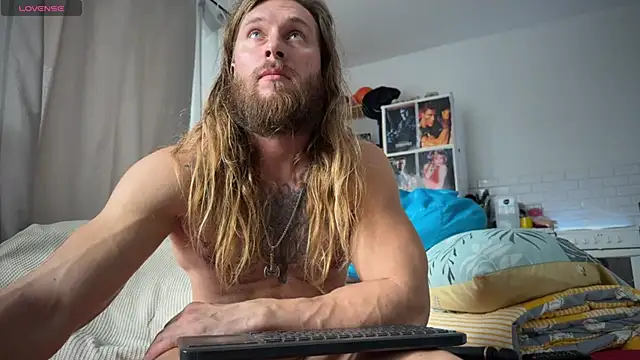 Snapshot of rusbigpaul chatting on February 22, 2025, 9:34 am rusbigpaul online show from February 22, 2025, 9:34 am