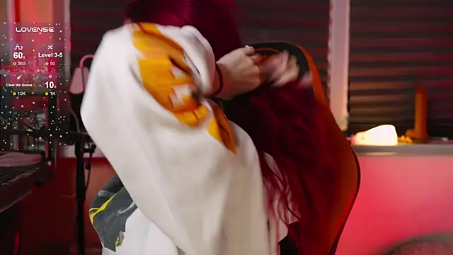 Snapshot of BlueCherryy chatting on October 13, 2025, 5:57 pm BlueCherryy online show from October 13, 2025, 5:57 pm