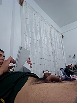 maximoveridio8801 online show from January 9, 2026, 4:48 am