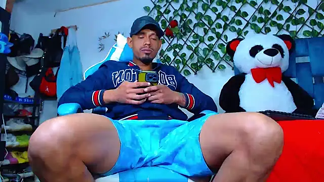 black latin23cm online show from October 24, 2025, 11:34 pm