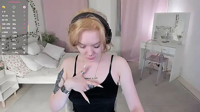 Snapshot of cyber_whore_ chatting on April 15, 2026, 7:37 am cyber whore online show from April 15, 2026, 7:37 am