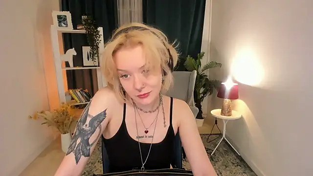 Snapshot of cyber_whore_ chatting on May 5, 2026, 10:40 pm cyber whore online show from May 5, 2026, 10:40 pm