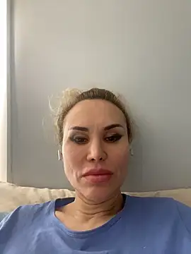 Radmila Queen  online show from May 15, 2026, 5:20 pm