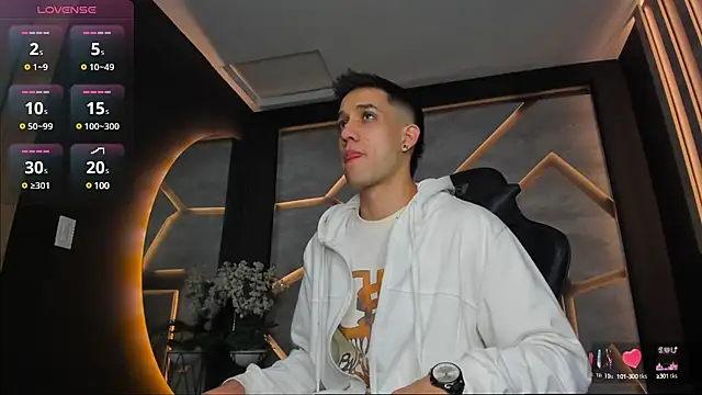 alexgiraldo  online show from February 1, 2025, 11:21 am