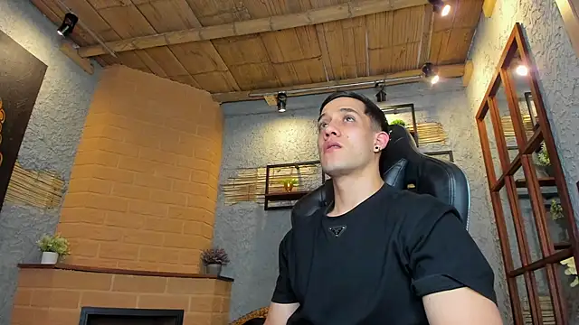 alexgiraldo  online show from March 5, 2025, 3:18 pm