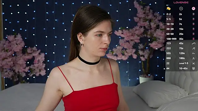 -Mirror-Girl- online show from May 4, 2026, 6:09 am
