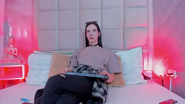 Hecatee 77 online show from November 19, 2025, 7:47 pm