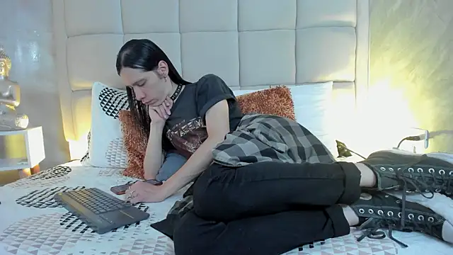 Hecatee 77 online show from February 19, 2026, 7:54 pm