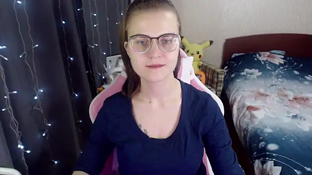 MissBrightShine online show from January 6, 2025, 12:24 pm
