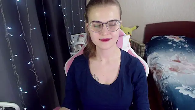 MissBrightShine online show from January 7, 2025, 12:41 pm