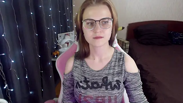 MissBrightShine online show from January 11, 2025, 4:03 pm