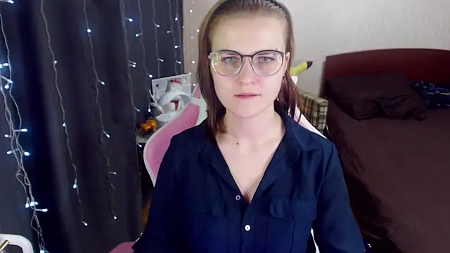 MissBrightShine online show from January 18, 2025, 10:06 am