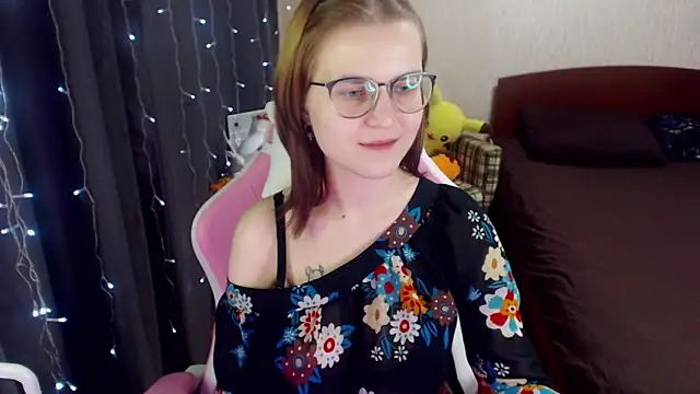MissBrightShine online show from January 21, 2025, 4:16 pm