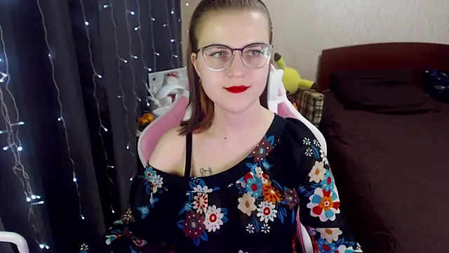 MissBrightShine online show from January 22, 2025, 3:51 pm