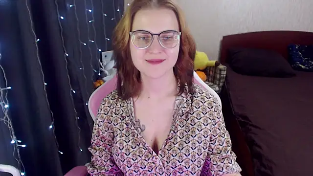 MissBrightShine online show from January 28, 2025, 1:27 pm