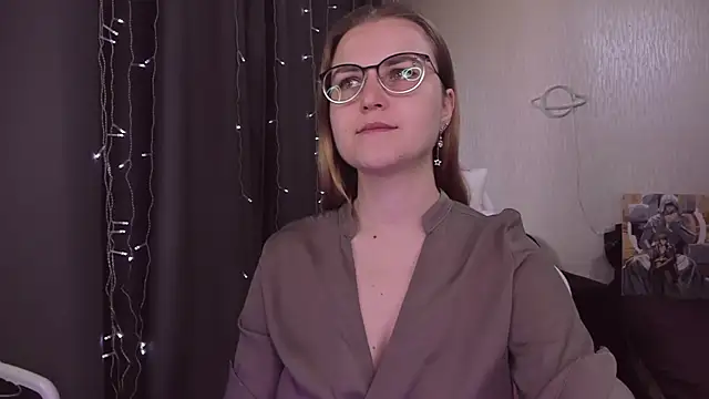 MissBrightShine online show from September 28, 2025, 10:20 am