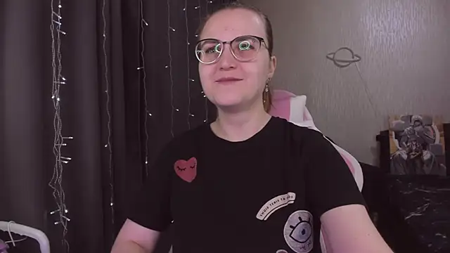 MissBrightShine online show from December 19, 2025, 11:28 am