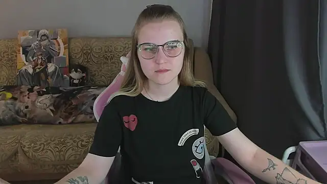 MissBrightShine online show from August 7, 2026, 4:42 pm