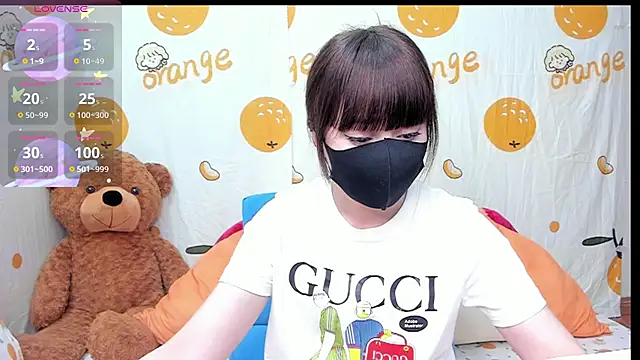 alonelove   online show from October 13, 2025, 2:22 am