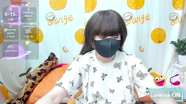 Snapshot of alonelove__ chatting on April 23, 2026, 2:35 am alonelove online show from April 23, 2026, 2:35 am