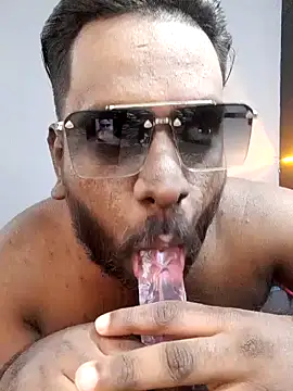 Rayansmith  online show from February 7, 2025, 8:44 am