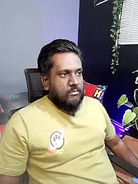 Snapshot of Rayansmith_ chatting on October 9, 2025, 9:13 pm Rayansmith  online show from October 9, 2025, 9:13 pm