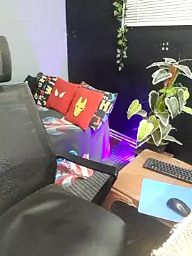 Snapshot of Rayansmith_ chatting on October 20, 2025, 11:32 am Rayansmith  online show from October 20, 2025, 11:32 am