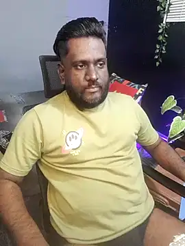 Snapshot of Rayansmith_ chatting on October 21, 2025, 10:21 pm Rayansmith  online show from October 21, 2025, 10:21 pm