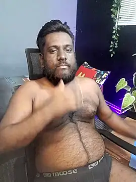 Rayansmith  online show from November 5, 2025, 2:28 pm