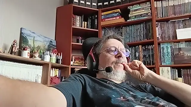 Mandra is a whore online show from December 17, 2025, 10:32 am