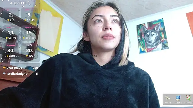 ZoeBakers  online show from December 17, 2024, 1:38 pm