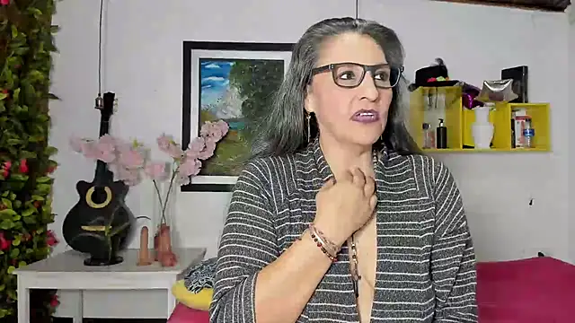 Snapshot of merlyna_goldens chatting on January 30, 2025, 9:15 am merlyna goldens online show from January 30, 2025, 9:15 am
