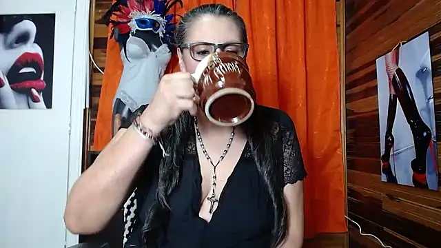 Snapshot of merlyna_goldens chatting on February 5, 2025, 9:15 am merlyna goldens online show from February 5, 2025, 9:15 am