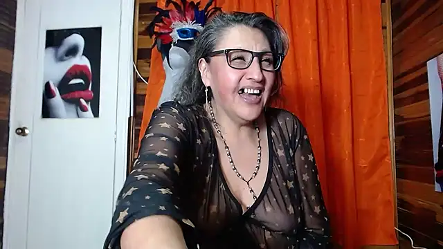 Snapshot of merlyna_goldens chatting on February 6, 2025, 6:08 am merlyna goldens online show from February 6, 2025, 6:08 am