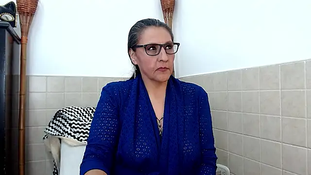 Snapshot of merlyna_goldens chatting on March 19, 2025, 9:17 am merlyna goldens online show from March 19, 2025, 9:17 am