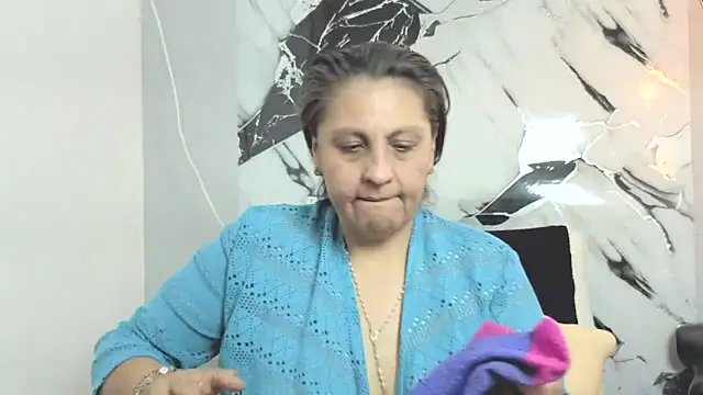 Snapshot of merlyna_goldens chatting on October 11, 2025, 2:22 am merlyna goldens online show from October 11, 2025, 2:22 am